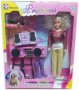 Кукла с атрактивна визия, диско водеща с касетофон и още аксесоари