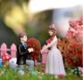 Двойка малки фигурки фигурка за торта за сватба или предложение за брак годеж сватбени сватбена връх