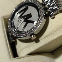Дамски луксозен часовник Michael Kors , снимка 2 - Дамски - 37047626