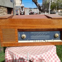 Старо радио,радиограмофон Акорд 102, снимка 1 - Антикварни и старинни предмети - 36628147