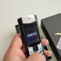 НОВО! Vertu Signature (white edition), снимка 14 - Vertu - 36545544