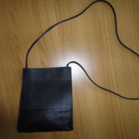 Нова чантичка/естествена кожа/+подарък визитник, снимка 2 - Чанти - 37741641
