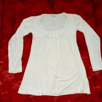 Бяла блуза, снимка 1 - Корсети, бюстиета, топове - 35263513