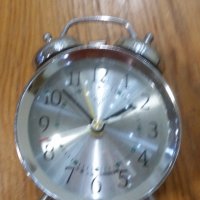 Часовник ,будилник, снимка 1 - Антикварни и старинни предмети - 39539428