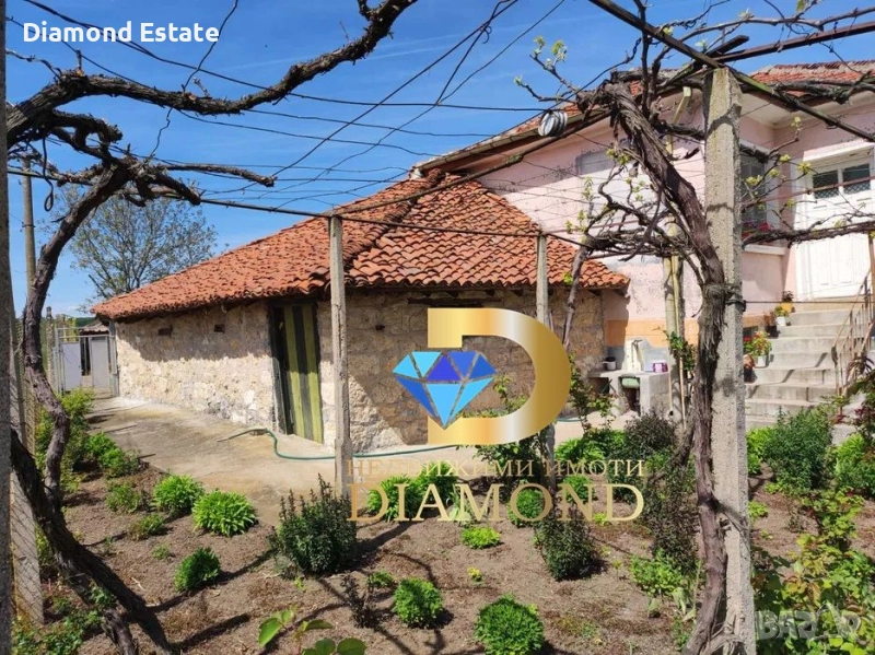 Двуетажна къща в село Михайлово, обл. Стара Загора, снимка 1
