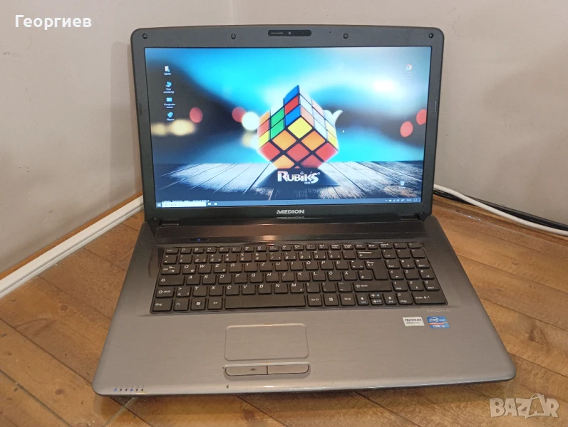 Лаптоп Medion Akoya E7222 / 17", снимка 1