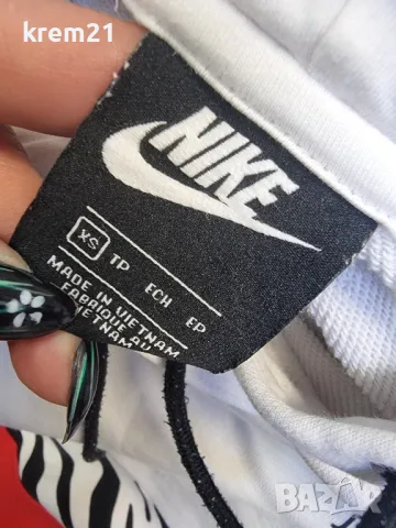 Nike дамско худи xs, снимка 4 - Спортни екипи - 47942964