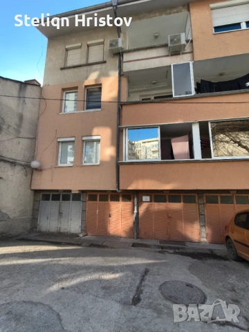 Продава се гараж в идеален център град Плевен