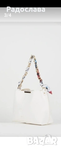 Дамска бяла чанта, снимка 2 - Чанти - 53250440