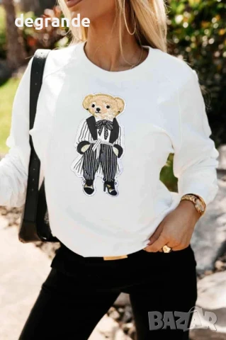 Бяла блуза с мече