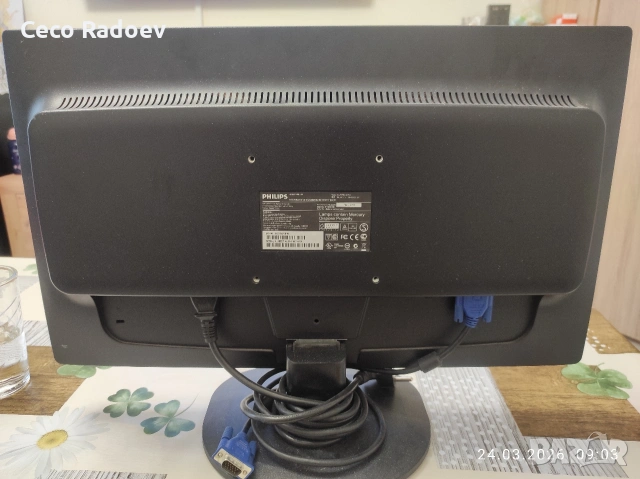 Монитор Philips 221V – 21.5 инча, отлично състояние, снимка 2 - Монитори - 53955737