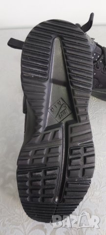 NIKE HUARACHE 40 номер оригинални като нови!, снимка 2 - Маратонки - 37001987