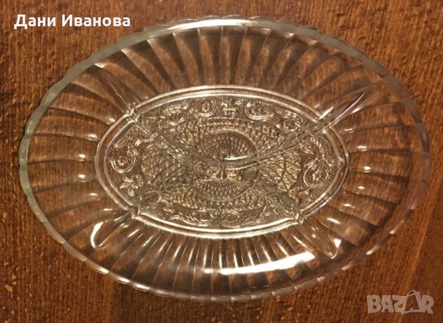 Овална стъклена ордьовърна чиния с 4 отделения, снимка 3 - Чинии - 31389529