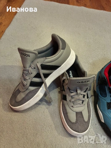 Маратонки Jordan 4 retro и Adidas Barreda 41 номер-95 евро за 2 чифта. , снимка 3 - Маратонки - 54346900