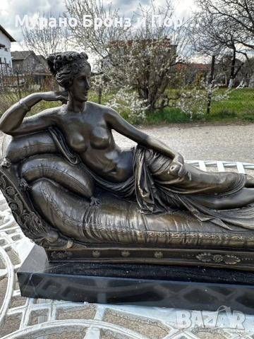Масивна бронзова скулптура "Полин Бонапарт като Венера" (A. Canova) – 6 кг, подпис на автора, снимка 2 - Антикварни и старинни предмети - 53985612