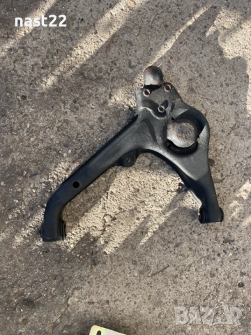 Ляв носач с тампони и шарнир за Сузуки Витара, снимка 2 - Части - 52865176