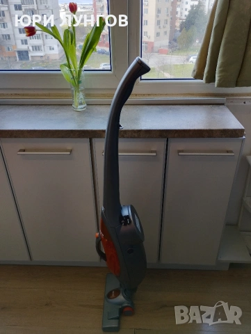 Вертикална прахосмукачка, снимка 3 - Прахосмукачки - 54096977