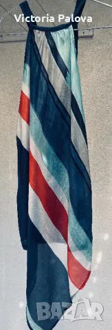 Интересен модел топ BENETTON коприна, вискоза, снимка 5 - Корсети, бюстиета, топове - 50181290