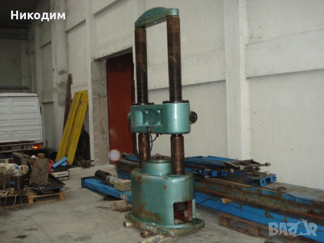 хидравлична преса 250 тона натиск, снимка 3 - Стругове - 31180256