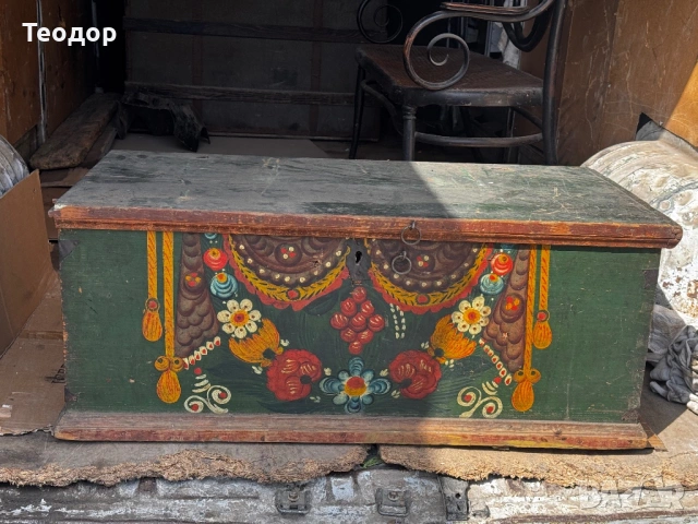 Сандък за чеиз, снимка 2 - Антикварни и старинни предмети - 54226499