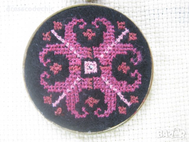 Бродирани бижута с шевици 2, снимка 14 - Колиета, медальони, синджири - 29697661