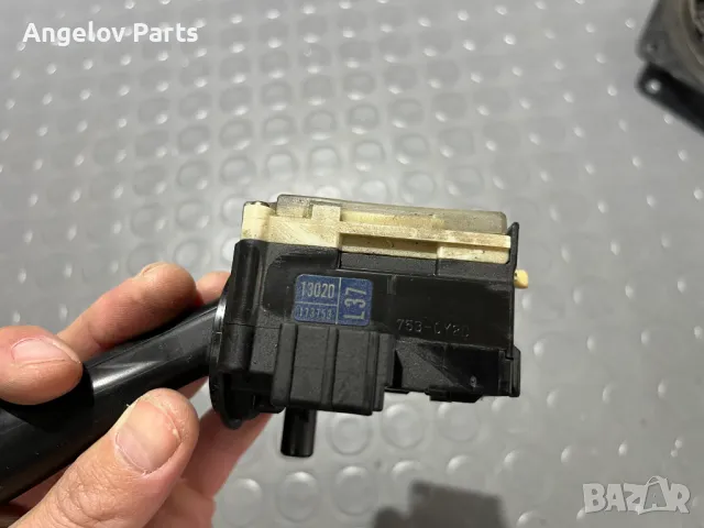 Лостчето на фаровете и мигачите за Toyota Corolla Verso 2003 г., снимка 5 - Части - 47931913