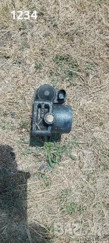 Дроселова клапа за голф 4 1.6 бензин, снимка 2 - Части - 51236612