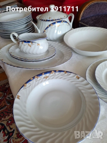 продавам порцеланов сервиз за хранене със синя декорация, снимка 2 - Сервизи - 54007414