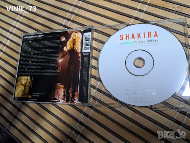Shakira – Underneath Your Clothes, снимка 2 - CD дискове - 50320357