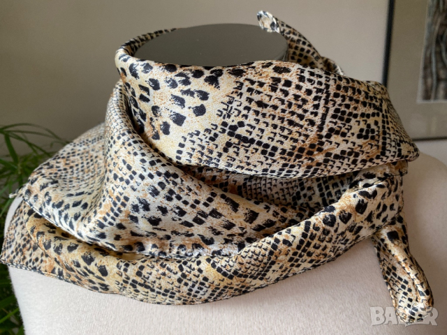 Малък Леопардов шал/ кърпа за глава, снимка 2 - Шалове - 40773186