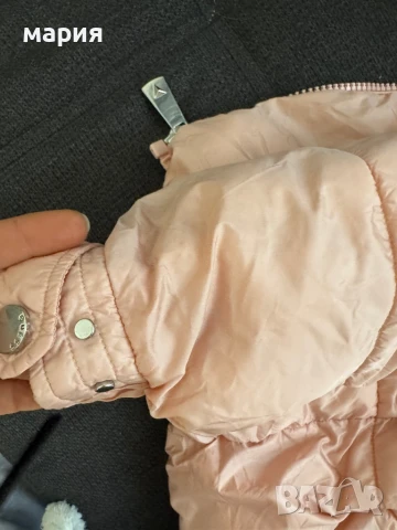 Зимно пухено яке Guess M размер, снимка 7 - Якета - 51112378