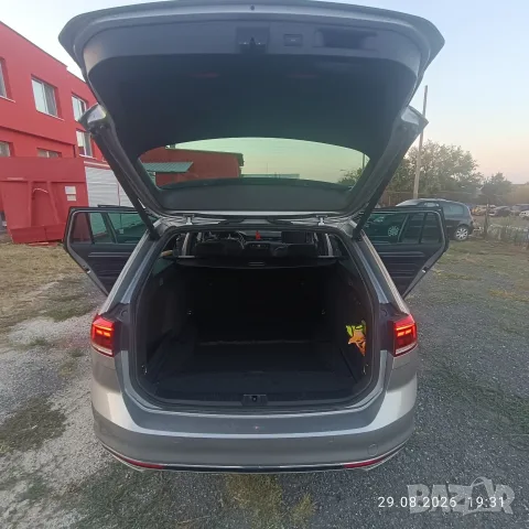 VW Passat 2.0 TDI 3 R-line 2022г., снимка 12 - Автомобили и джипове - 56414109
