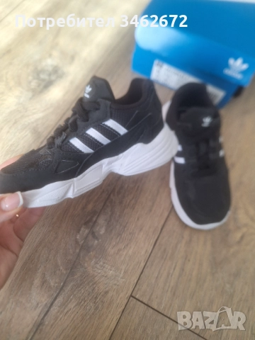 Детски маратонки Аdidas, снимка 4 - Детски обувки - 52421666