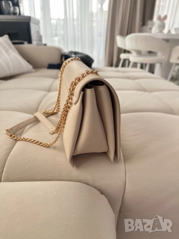 Оригинална чанта Love moschino, снимка 6 - Чанти - 51928839