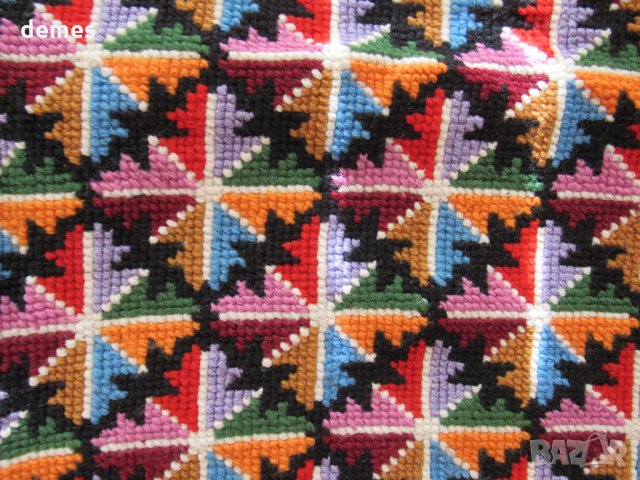  Ръчно изработен с вълнени конци килим от 50-те год. ХХ век, снимка 9 - Други - 31806187