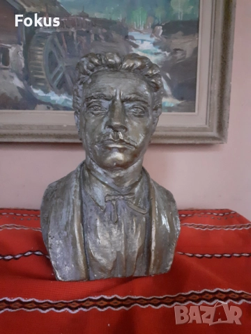 Страхотен бюст на Васил Левски от лят бетон с цвят бронз, снимка 3 - Антикварни и старинни предмети - 52528088