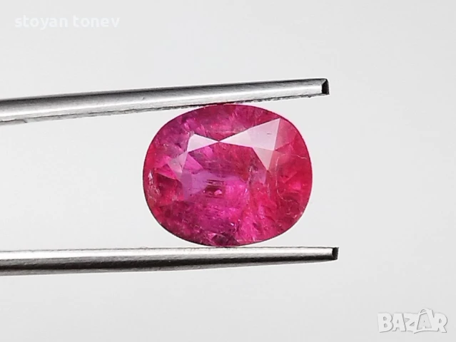 Фантастичен ненагряван рубин с жив цвят 2.13кт.! Сертифициран! Нов!, снимка 2 - Други - 50705746