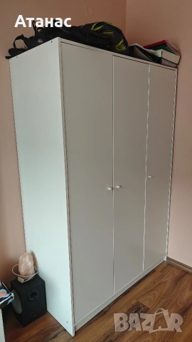 Продавам трикрилен гардероб Ikea Kleppstad, снимка 4 - Гардероби - 54022687