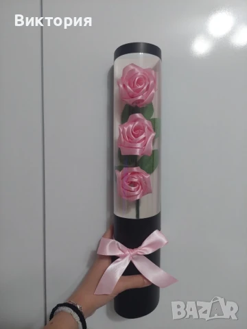 Сатенени рози в кутиика