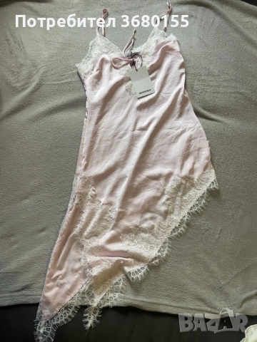 Сатенена рокля bershka