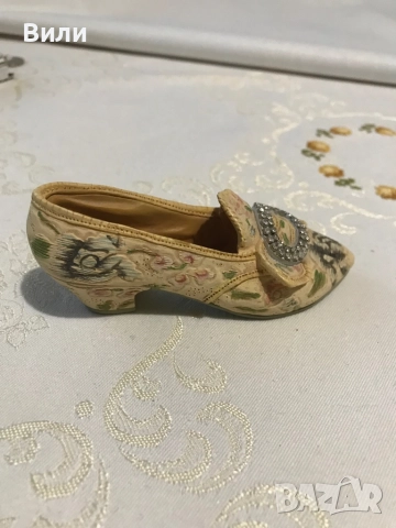 Колекционарска фигурка миниатюра Just The Right Shoe, снимка 3 - Колекции - 52510541