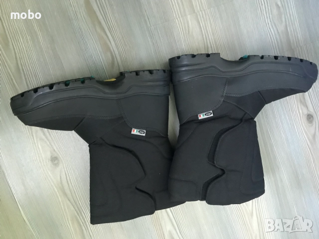 Италиански, черни ботуши номер 44, със система за допълнително сцепление - Alpi System и с от, снимка 3 - Мъжки ботуши - 52322637