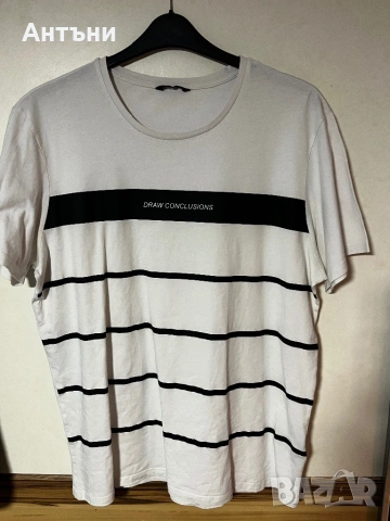Бяла тениска с къс ръкав и надпис