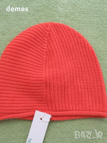  Дамска шапка United Colors of Benetton в цвят корал