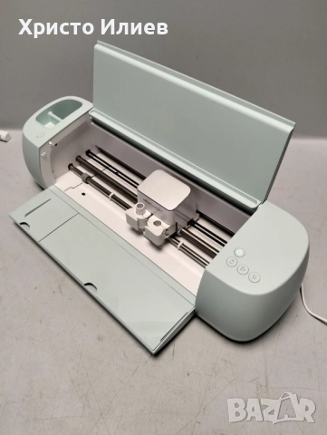 Професионален Режещ плотер CRICUT Explore 3, снимка 2 - Друга електроника - 52468002