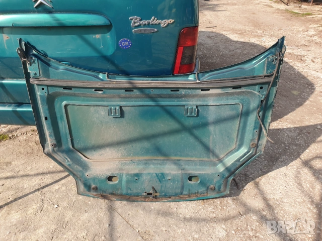 Peugeot Partner Citroen Berlingo преден капак цвят KRZD, снимка 4 - Части - 53986539