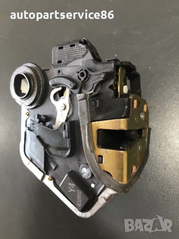 Механизъм за заключване на задна лява врата за Toyota Corolla (2002-2006) 4D2802