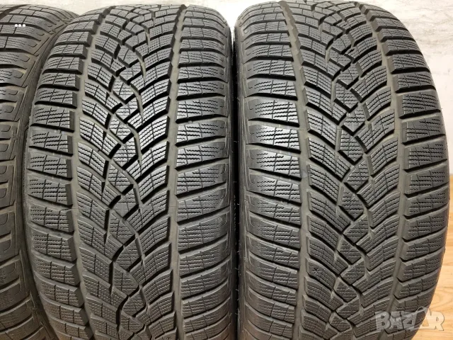 235/40/19 Goodyear / зимни гуми, снимка 3 - Гуми и джанти - 55923400