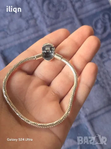Оригинална гривна PANDORA тип змийска верижка със закопчалка във формата на сърце. Маркировката на м, снимка 2 - Гривни - 56140305