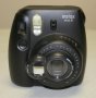 Моментен фотоапарат Fujifilm Instax Mini 8, снимка 1 - Фотоапарати - 39364721